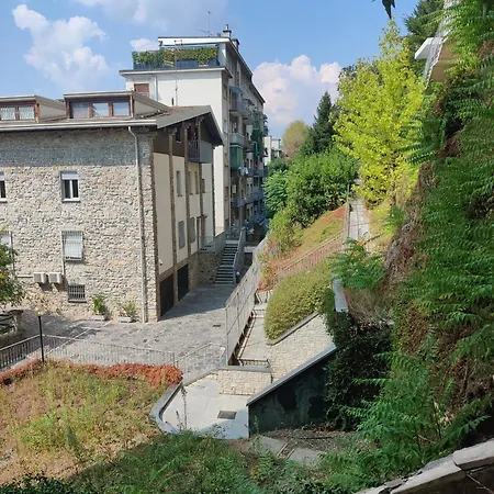 アパート Prudence コモ